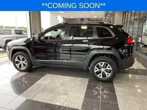 More photos of 2018 Jeep Cherokee Trailhawk at Jay Wolfe Toyota, MO