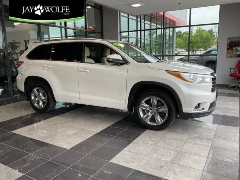White 2015 Toyota Highlander Limited for sale in Kansas City, MO