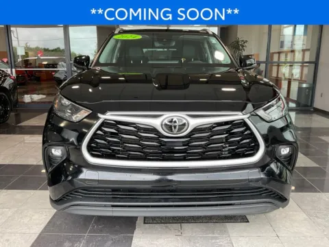 Photos of 2024 Toyota Highlander XLE for sale in Kansas City, MO at Jay Wolfe Toyota