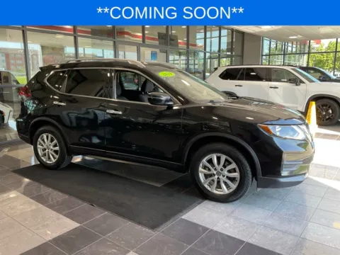 Black 2019 Nissan Rogue SV for sale in Kansas City, MO