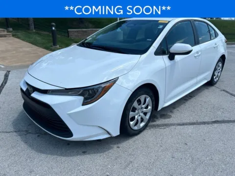 White 2024 Toyota Corolla LE for sale in Kansas City, MO