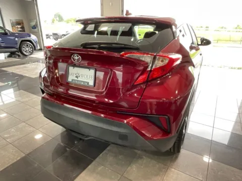 More photos of 2018 Toyota C-HR XLE at Jay Wolfe Toyota, MO