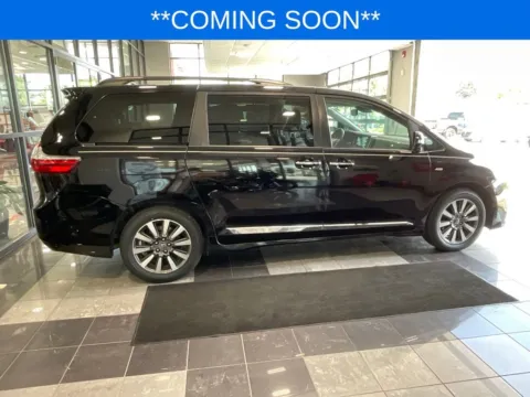 More photos of 2018 Toyota Sienna Limited Premium at Jay Wolfe Toyota, MO