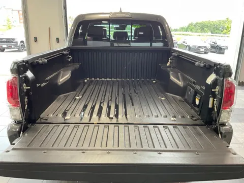 More photos of 2019 Toyota Tacoma Limited at Jay Wolfe Toyota, MO