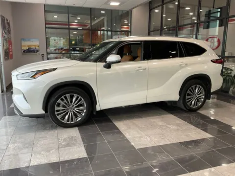 Another view of 2021 Toyota Highlander Platinum for sale in Kansas City, MO at Jay Wolfe Toyota