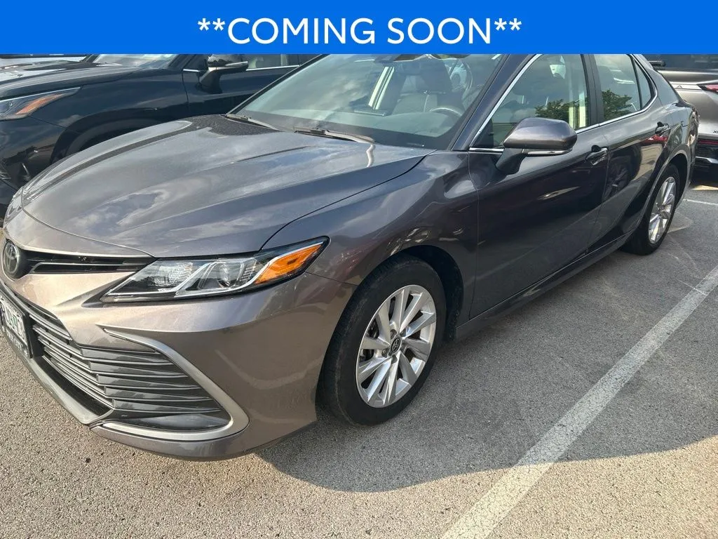 Gray 2023 Toyota Camry LE for sale in Kansas City, MO