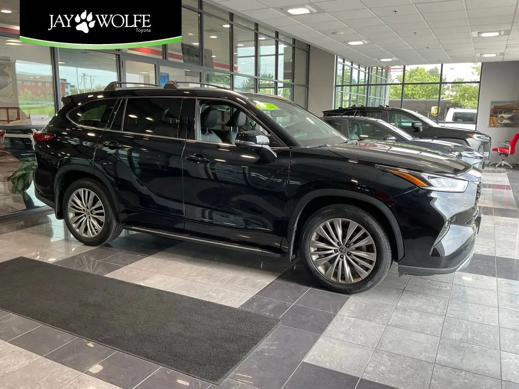 Black 2022 Toyota Highlander Platinum for sale in Kansas City, MO