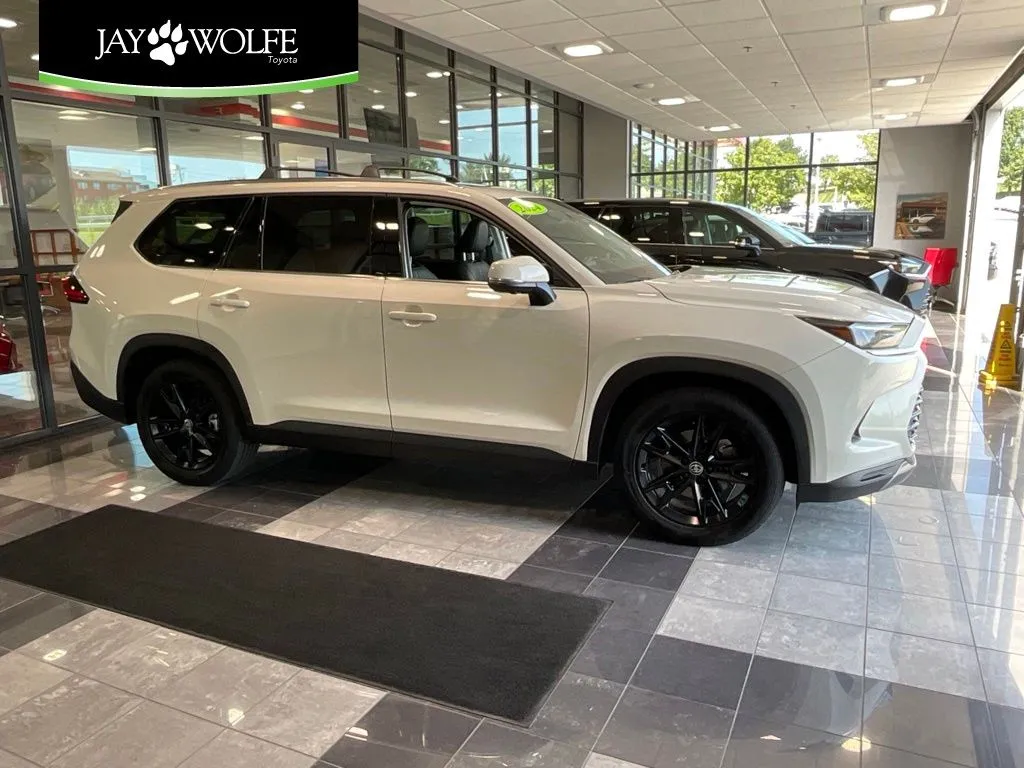 Unknown 2024 Toyota Grand Highlander Platinum for sale in Kansas City, MO