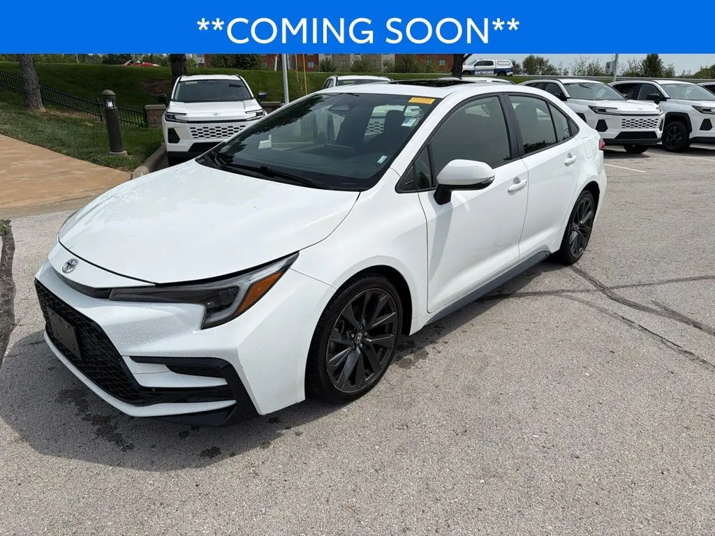 White 2024 Toyota Corolla SE for sale in Kansas City, MO