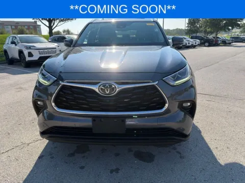 Photos of 2020 Toyota Highlander Limited for sale in Kansas City, MO at Jay Wolfe Toyota