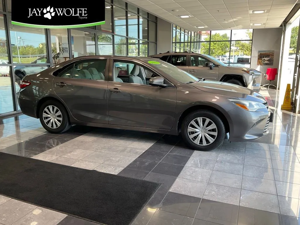 Gray 2017 Toyota Camry LE for sale in Kansas City, MO
