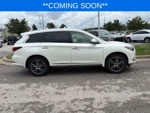 More photos of 2017 INFINITI QX60 at Jay Wolfe Toyota, MO
