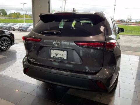 More photos of 2022 Toyota Highlander XLE at Jay Wolfe Toyota, MO