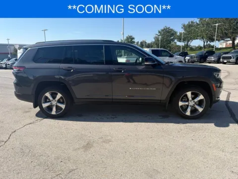 More photos of 2022 Jeep Grand Cherokee L Limited at Jay Wolfe Toyota, MO