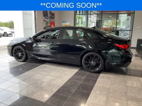 More photos of 2022 Toyota Avalon Hybrid XSE at Jay Wolfe Toyota, MO