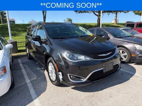 Another view of 2019 Chrysler Pacifica Touring L for sale in Kansas City, MO at Jay Wolfe Toyota