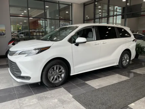 Another view of 2024 Toyota Sienna LE for sale in Kansas City, MO at Jay Wolfe Toyota