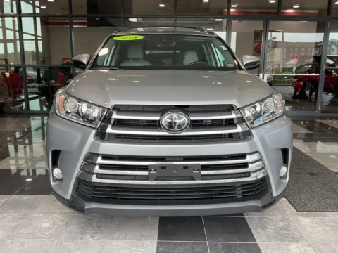 Photos of 2018 Toyota Highlander Limited for sale in Kansas City, MO at Jay Wolfe Toyota