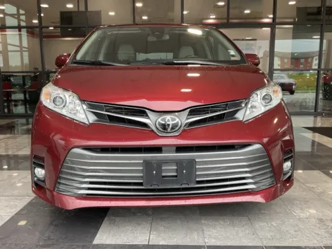Photos of 2018 Toyota Sienna XLE for sale in Kansas City, MO at Jay Wolfe Toyota