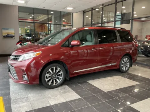 Another view of 2018 Toyota Sienna XLE for sale in Kansas City, MO at Jay Wolfe Toyota