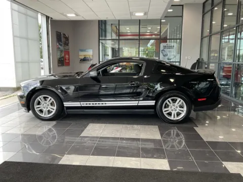 More photos of 2012 Ford Mustang V6 at Jay Wolfe Toyota, MO