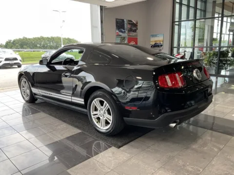 More photos of 2012 Ford Mustang V6 at Jay Wolfe Toyota, MO