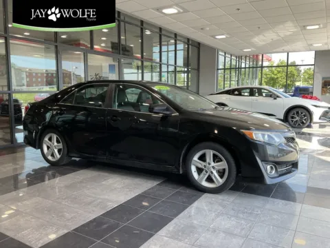 Black 2014 Toyota Camry SE for sale in Kansas City, MO