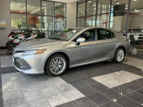 Another view of 2020 Toyota Camry Hybrid XLE for sale in Kansas City, MO at Jay Wolfe Toyota