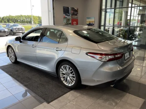 More photos of 2020 Toyota Camry Hybrid XLE at Jay Wolfe Toyota, MO