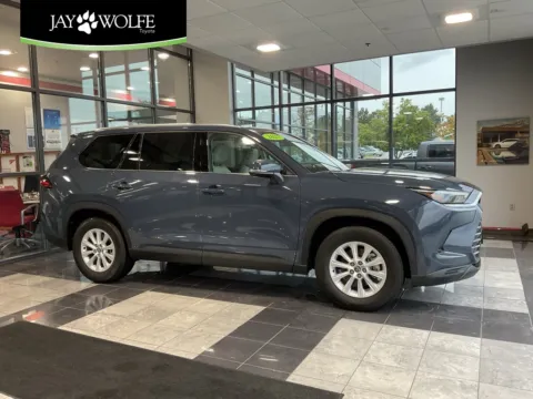 Blue 2025 Toyota Grand Highlander XLE for sale in Kansas City, MO