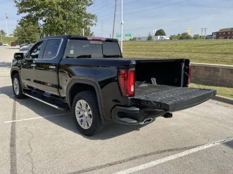 More photos of 2021 GMC Sierra 1500 Denali at Jay Wolfe Toyota, MO