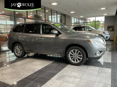 Gray 2015 Nissan Pathfinder SV for sale in Kansas City, MO