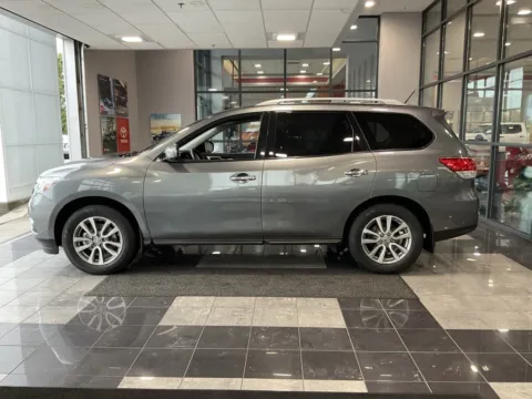 More photos of 2015 Nissan Pathfinder SV at Jay Wolfe Toyota, MO