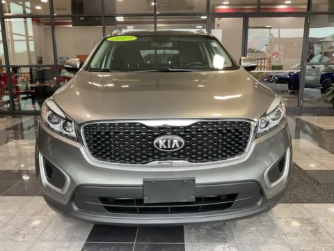 Photos of 2017 Kia Sorento LX for sale in Kansas City, MO at Jay Wolfe Toyota