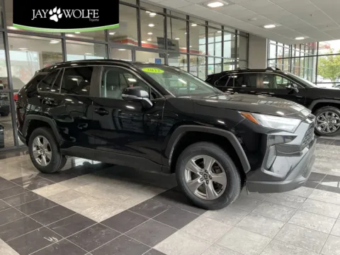Black 2022 Toyota RAV4 XLE for sale in Kansas City, MO