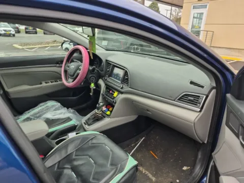 More photos of 2018 Hyundai Elantra SEL at Bud Clary Hyundai Longview, WA