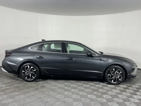 More photos of 2025 Hyundai Sonata SEL at Hyundai Longview, WA