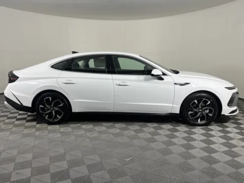 More photos of 2025 Hyundai Sonata SEL at Hyundai Longview, WA