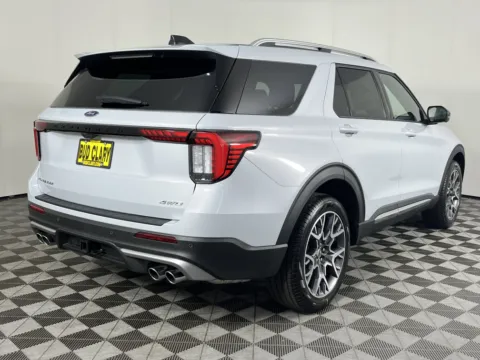 More photos of 2025 Ford Explorer Platinum at Hyundai Longview, WA