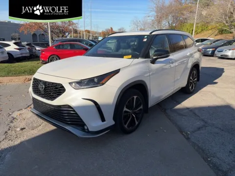 White 2021 Toyota Highlander XSE for sale in Overland Park, KS