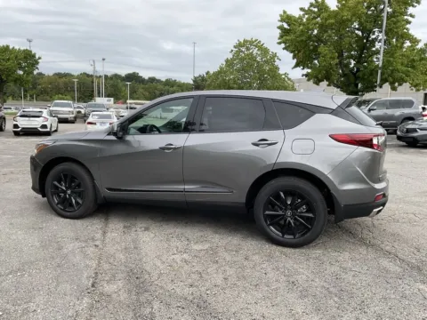 More photos of 2025 Acura RDX at Acura of Overland Park, KS