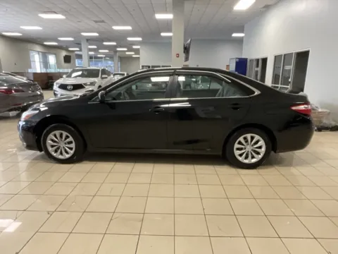 More photos of 2017 Toyota Camry LE at Acura of Overland Park, KS