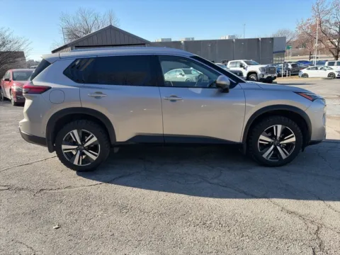 More photos of 2024 Nissan Rogue SL at Acura of Overland Park, KS
