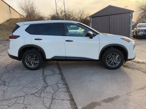 More photos of 2024 Nissan Rogue S at Acura of Overland Park, KS