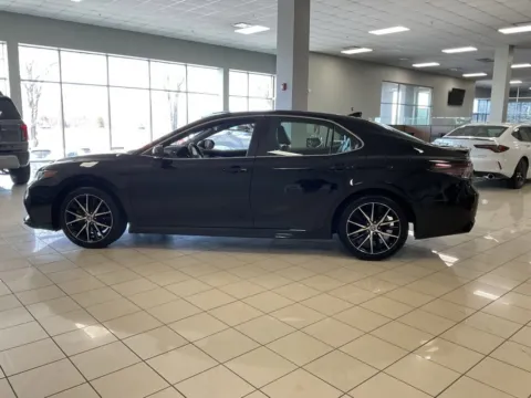More photos of 2024 Toyota Camry SE at Acura of Overland Park, KS