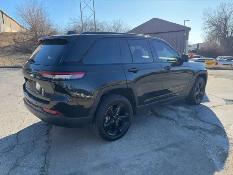 More photos of 2023 Jeep Grand Cherokee Limited at Acura of Overland Park, KS