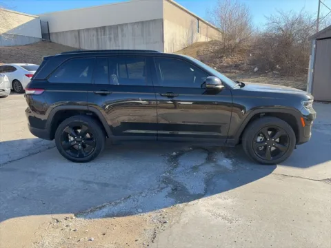 More photos of 2023 Jeep Grand Cherokee Limited at Acura of Overland Park, KS