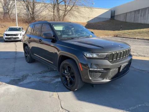 Another view of 2023 Jeep Grand Cherokee Limited for sale in Overland Park, KS at Acura of Overland Park