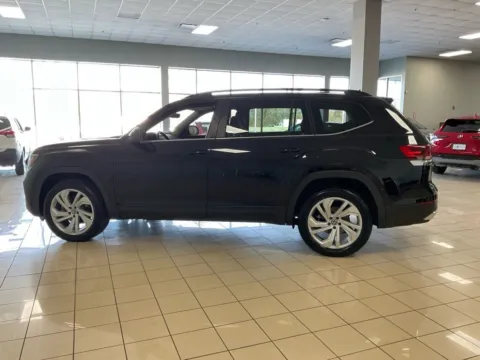 More photos of 2021 Volkswagen Atlas 3.6L V6 SE w/Technology at Acura of Overland Park, KS