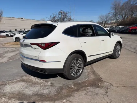 More photos of 2023 Acura MDX w/Advance Package at Acura of Overland Park, KS